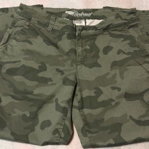 Old Navy boyfriend fit camp pants